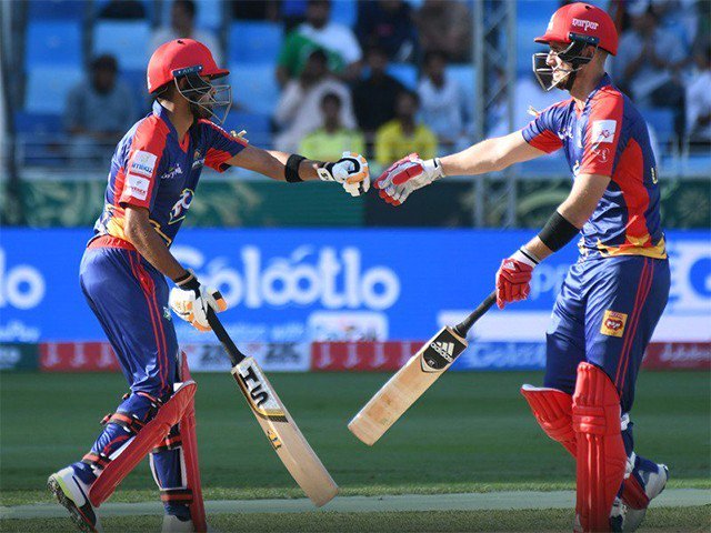 The batting of Karachi Kings is continuing in response to 139 runs in Lahore Qalandar.